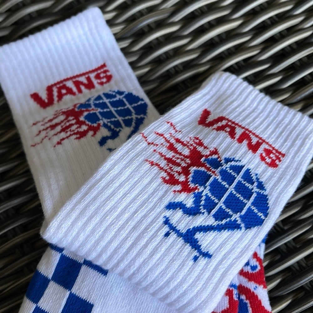 • VANS “Off The Wall” Men’s socks ( 2 pairs socks set ) - Picture 3 of 12